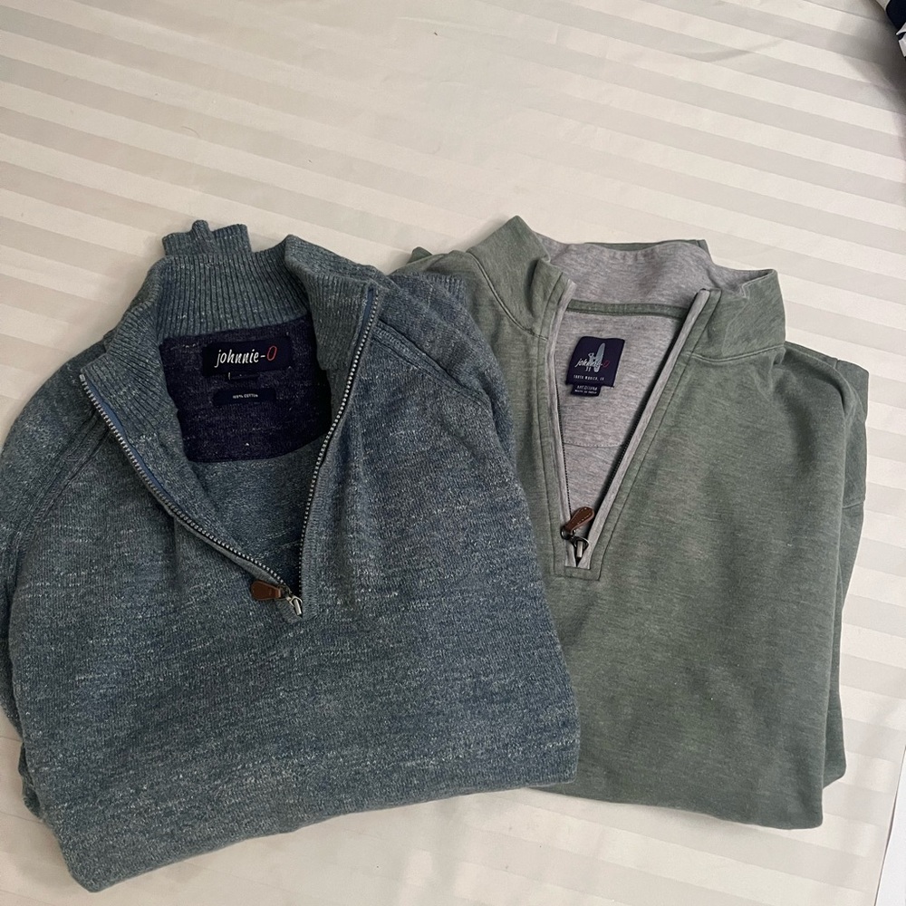 2 Johnnie-O Men’s medium quarter zips